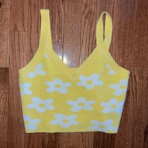 Graffiti Boutique Yellow Flower Crop Top Tank Top Women’s Size Medium/Large